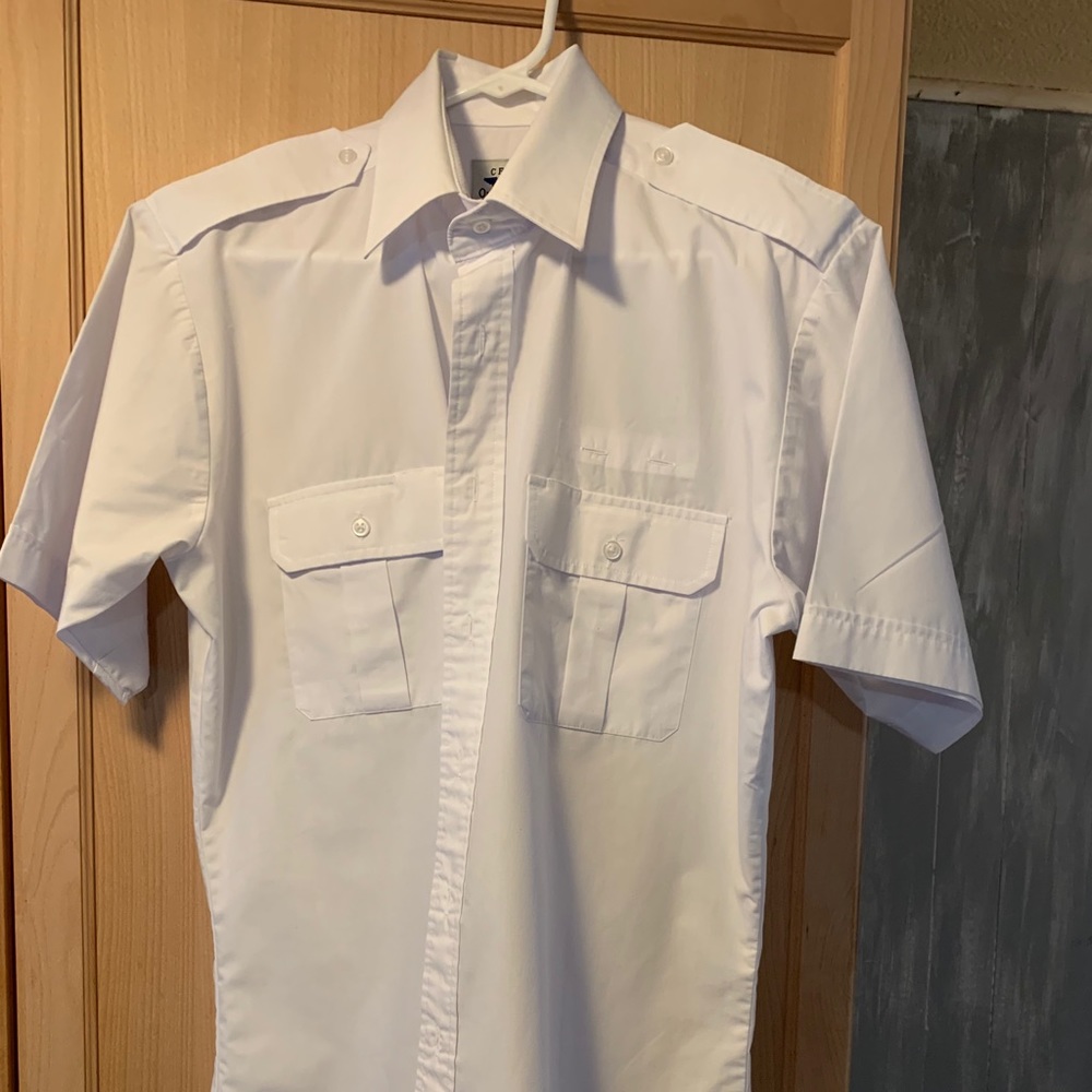 Crew Outfitters button up. 16 S/S Pilot Shirt